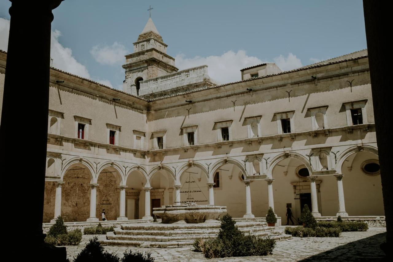 Abbazia Santa Maria Del Bosco Guest House Contessa Entellina Exterior foto