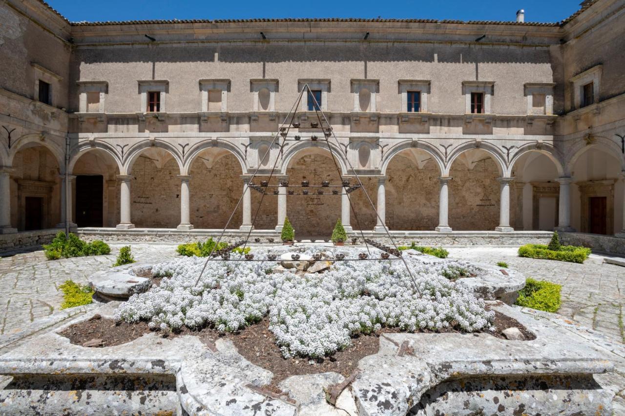 Abbazia Santa Maria Del Bosco Guest House Contessa Entellina Exterior foto