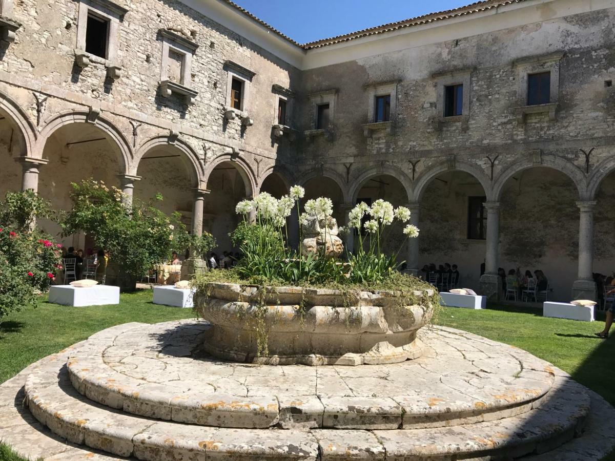 Abbazia Santa Maria Del Bosco Guest House Contessa Entellina Exterior foto